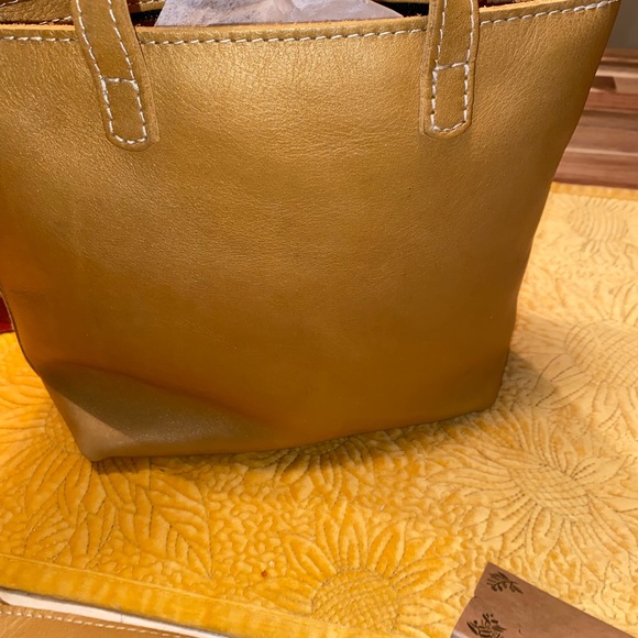 Portland leather mini crossbody bundle Honeycomb color. - Picture 3 of 8